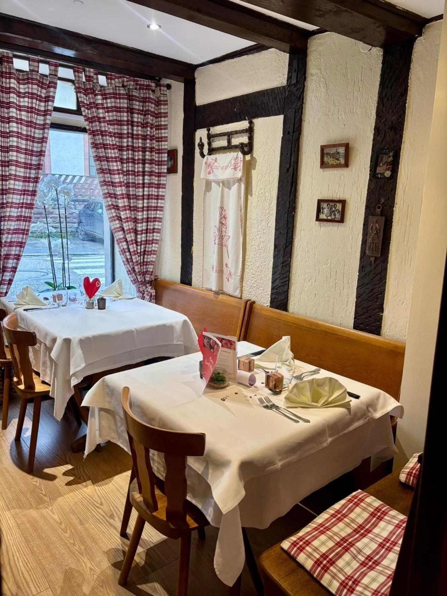 Hotel Restaurant Aux Trois Roses La Petite-Pierre Dış mekan fotoğraf
